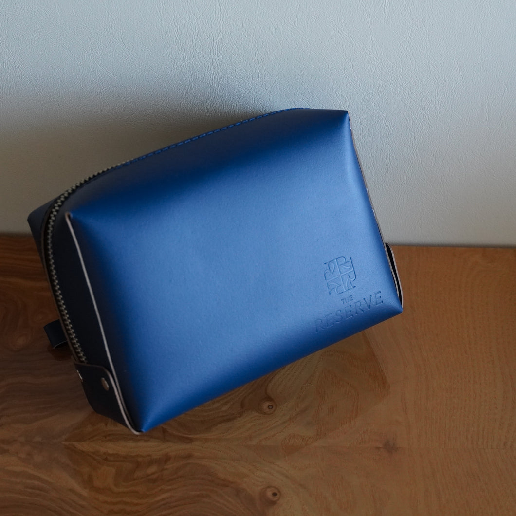Toiletry bag | The Reserve