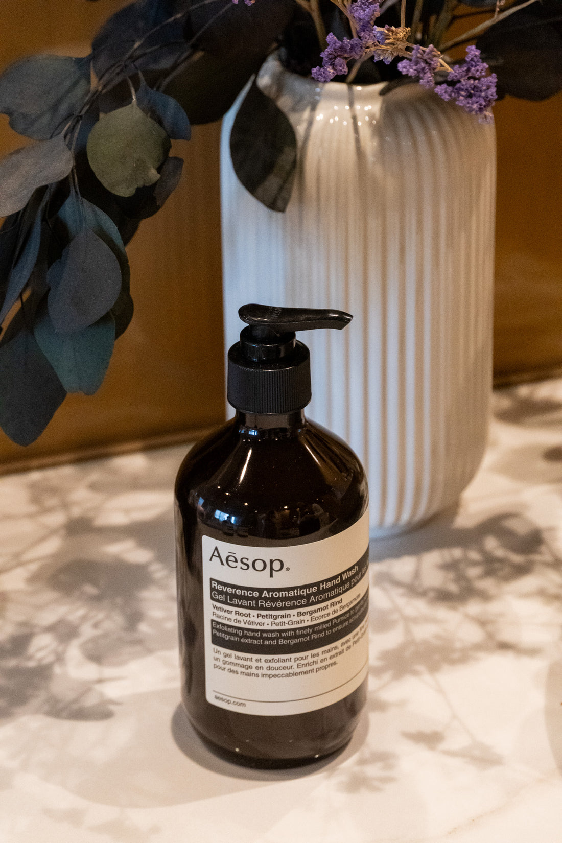 Sabonete líquido de mãos aromático Reverence | Aesop | The Reserve